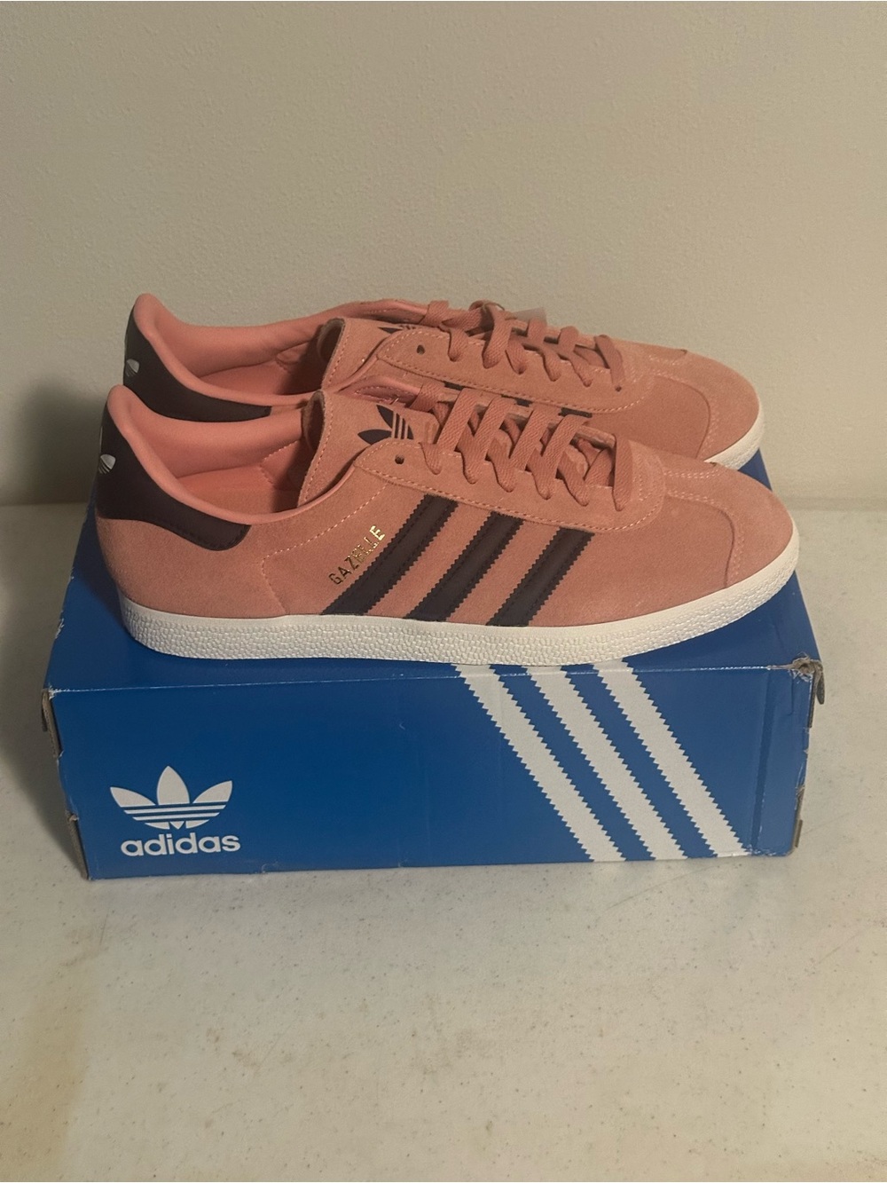 Adidas Gazelle JH5388 Glow Pink Aurora Black Men’s 9.5 Suede Sneakers NWT